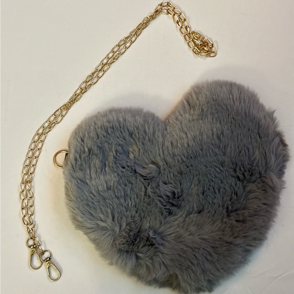 Plush Heart-Shaped Crossbody Bag, Gray, Gold Chain, Trendy & Cute Purse - Picture 6 of 14